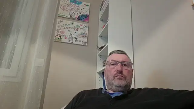 doudou310 online show from March 2026 04:19:01 AM