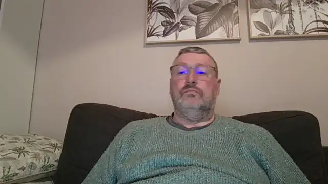 doudou310 online show from March 2026 05:44:01 AM