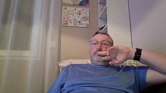 doudou310 online show from March 2026 04:27:02 AM