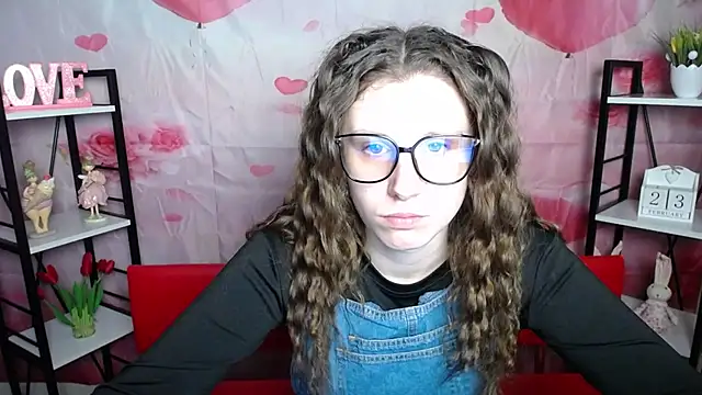 Snapshot of LilianaShine chatting on February 2026 06:11:02 AM LilianaShine online show from February 2026 06:11:02 AM