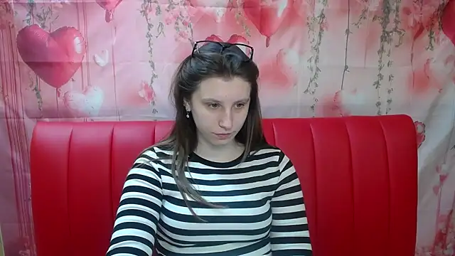 Snapshot of LilianaShine chatting on May 2026 05:03:02 AM LilianaShine online show from May 2026 05:03:02 AM