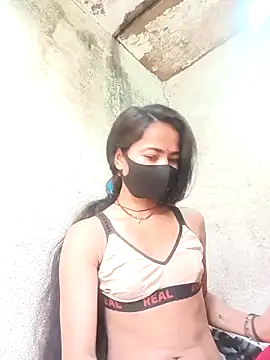 Snapshot of Sunali_Bendre chatting on February 2026 02:31:01 AM Sunali Bendre online show from February 2026 02:31:01 AM