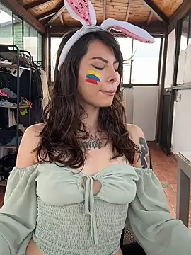 Isalove99 online show from June 2026 12:48:02 PM