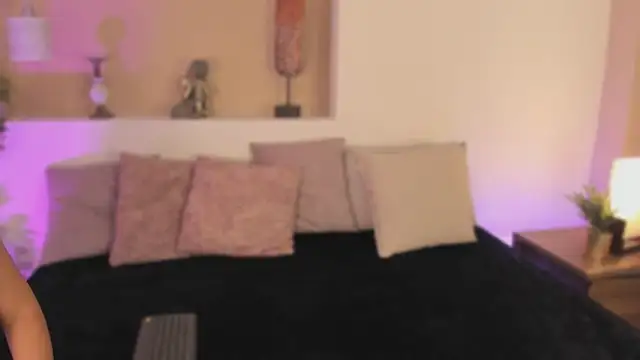 Snapshot of xiomara_cortes chatting on February 2026 12:36:02 PM xiomara cortes online show from February 2026 12:36:02 PM