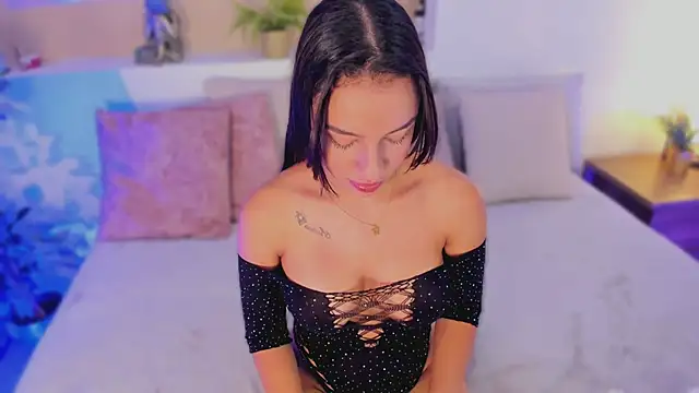 xiomara cortes online show from April 2026 07:48:01 PM