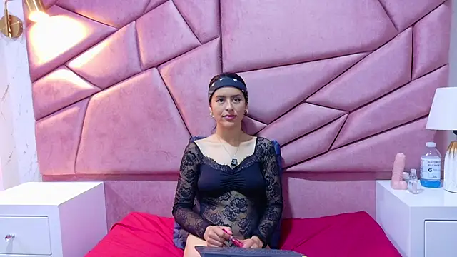 Snapshot of zhilakya chatting on February 2026 06:22:02 PM zhilakya online show from February 2026 06:22:02 PM