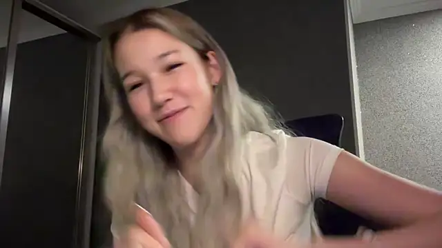 lilXdomiii online show from March 2026 08:14:01 PM