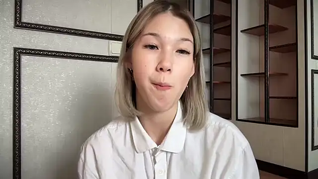 lilXdomiii online show from April 2026 10:43:01 AM