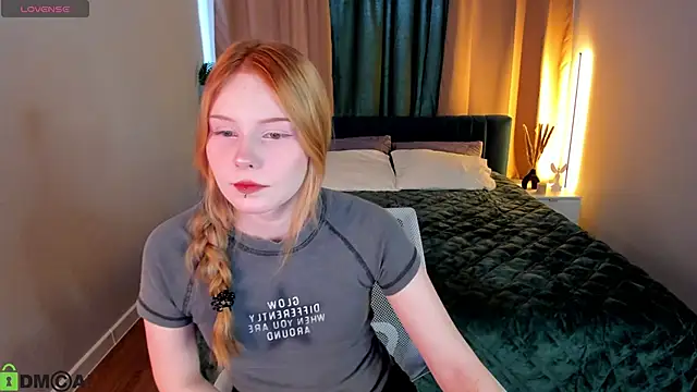 Julia Anis online show from February 2026 02:53:01 AM