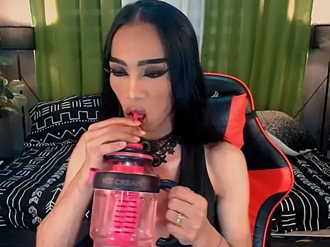 Snapshot of VeshtidaTS chatting on February 2026 02:37:02 AM VeshtidaTS online show from February 2026 02:37:02 AM