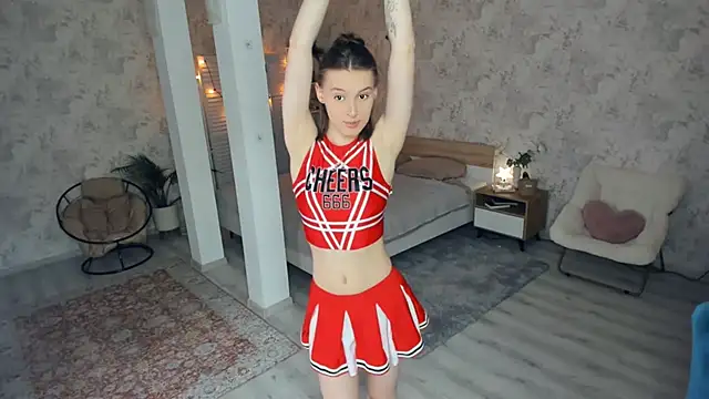 LianneBynon online show from May 2026 08:33:02 AM
