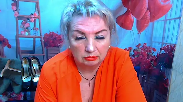 Snapshot of RenataDaster chatting on April 2026 05:32:01 AM RenataDaster online show from April 2026 05:32:01 AM