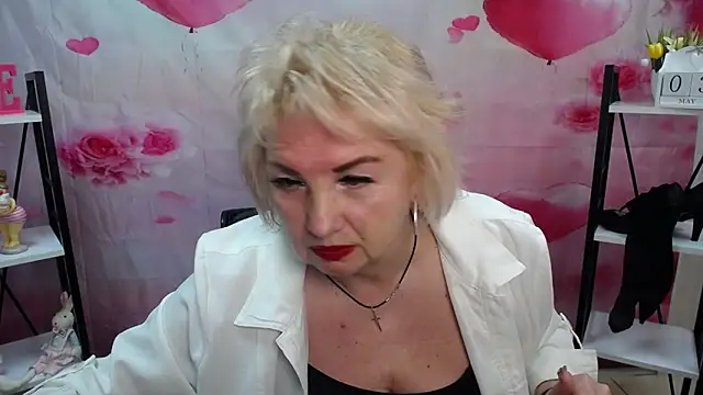 Snapshot of RenataDaster chatting on May 2026 10:56:02 AM RenataDaster online show from May 2026 10:56:02 AM