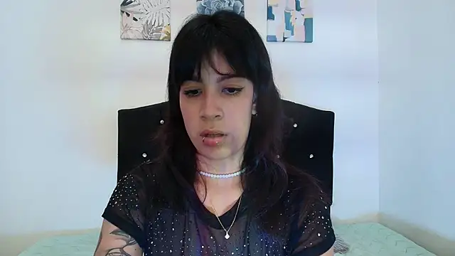 Kalyra 17 online show from April 2026 06:20:01 PM