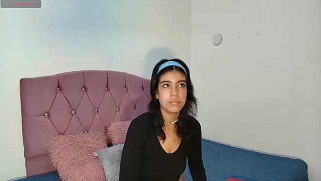 Kalyra 17 online show from April 2026 11:38:02 AM