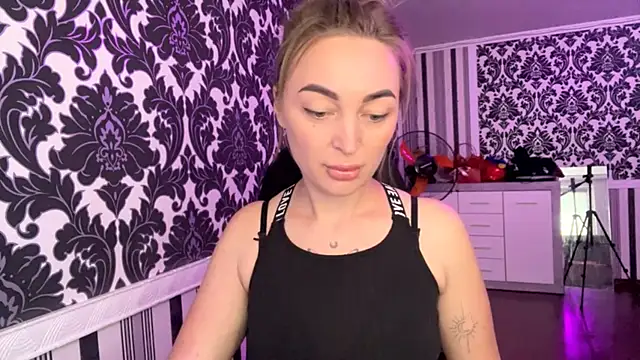 Snapshot of Vellora_ chatting on July 2026 09:45:01 AM Vellora online show from July 2026 09:45:01 AM