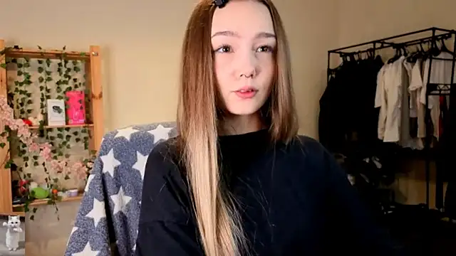 HoneyComfy online show from April 2026 02:21:01 PM