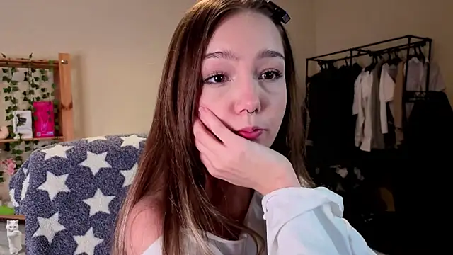 HoneyComfy online show from April 2026 02:23:01 PM