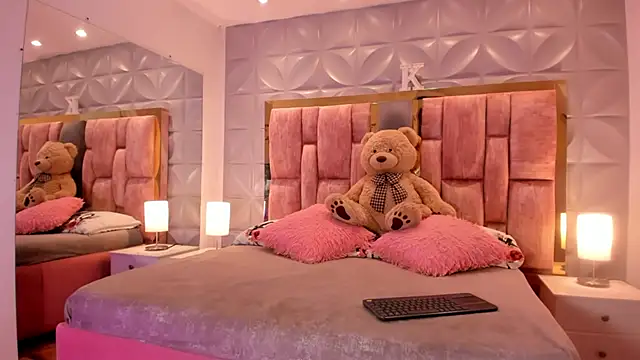 Paris Velvet online show from February 2026 09:52:02 PM