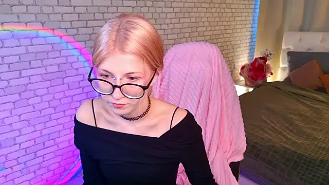 Snapshot of alicedews chatting on February 2026 01:20:01 PM alicedews online show from February 2026 01:20:01 PM