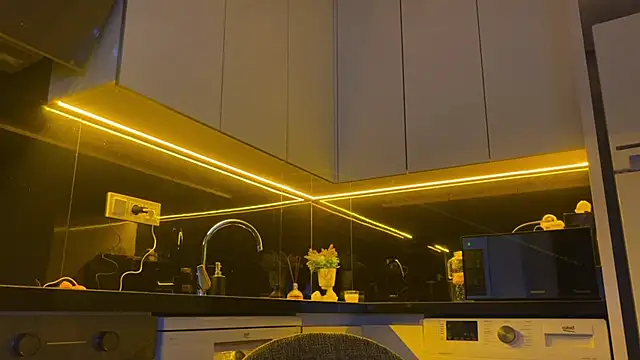 BlackFox V online show from March 2026 07:16:02 PM