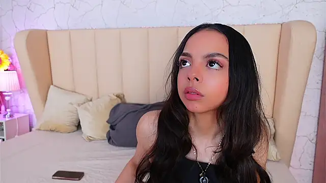 BambiRoses online show from April 2026 07:09:01 AM