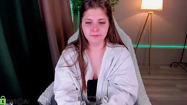 Lumi Ra online show from March 2026 07:15:01 AM