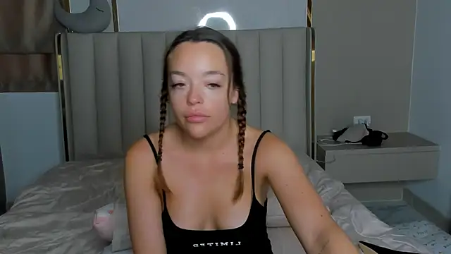 stellaa quenn online show from March 2026 12:11:01 AM