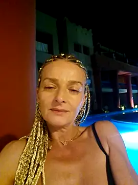 DeliaaSmith online show from April 2026 06:08:02 PM