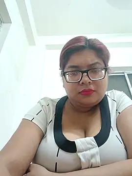 Elie Hallway online show from February 2026 05:56:01 PM