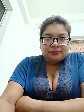 Elie Hallway online show from April 2026 06:49:02 PM