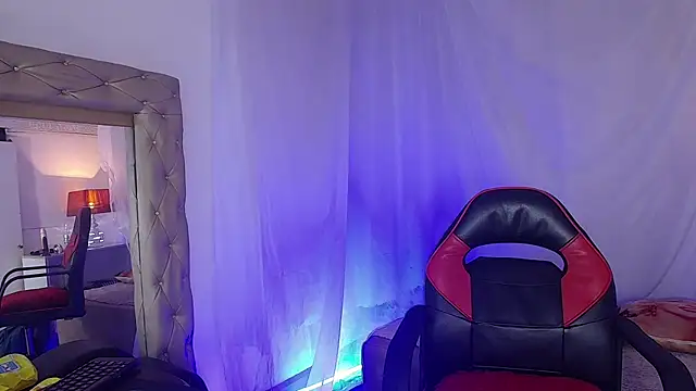 laurasofia45 online show from April 2026 05:34:01 AM