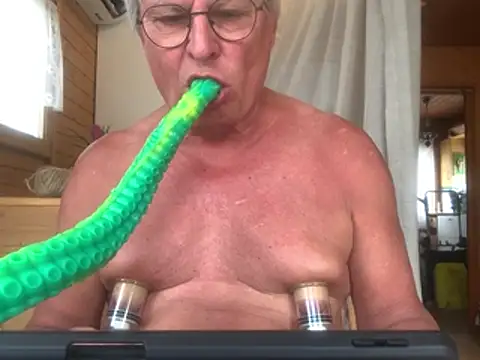 Korni1960 online show from April 2026 07:13:02 AM