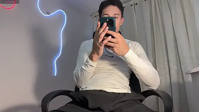 rafael stone11 online show from April 2026 12:45:01 AM