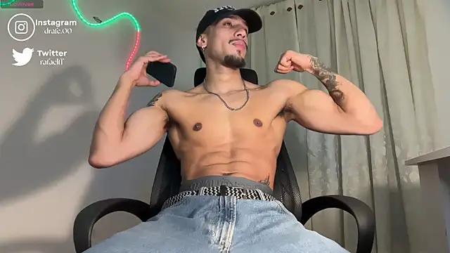 Snapshot of rafael_stone11 chatting on April 2026 01:30:02 AM rafael stone11 online show from April 2026 01:30:02 AM