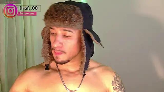 Snapshot of rafael_stone11 chatting on May 2026 02:08:02 AM rafael stone11 online show from May 2026 02:08:02 AM