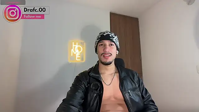 Snapshot of rafael_stone11 chatting on June 2026 04:04:01 AM rafael stone11 online show from June 2026 04:04:01 AM