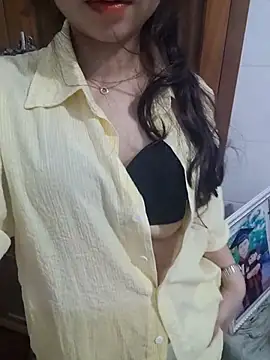 Snapshot of NinaKey chatting on February 2026 05:33:01 PM NinaKey online show from February 2026 05:33:01 PM