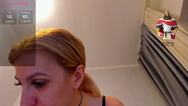 Snapshot of LannaQuinn chatting on February 2026 04:52:01 AM LannaQuinn online show from February 2026 04:52:01 AM