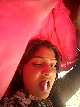 Hotty raghni online show from March 2026 07:37:02 AM