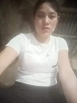 Snapshot of Momo-biki chatting on May 2026 01:30:02 PM Momo-biki online show from May 2026 01:30:02 PM