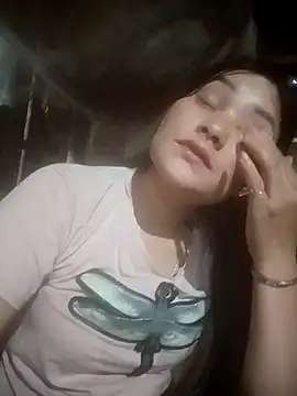 Snapshot of Momo-biki chatting on May 2026 09:47:02 AM Momo-biki online show from May 2026 09:47:02 AM