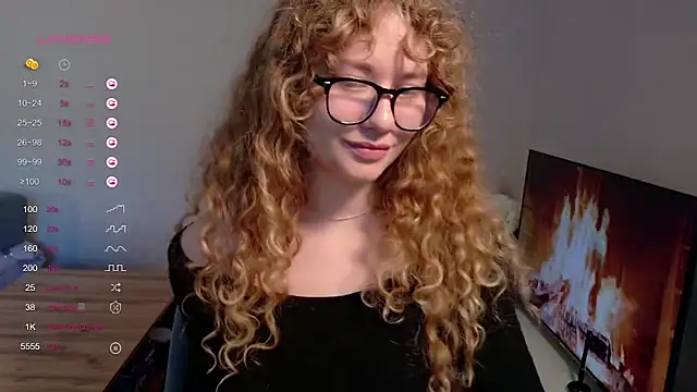 Snapshot of Milounee chatting on May 2026 08:34:01 AM Milounee online show from May 2026 08:34:01 AM