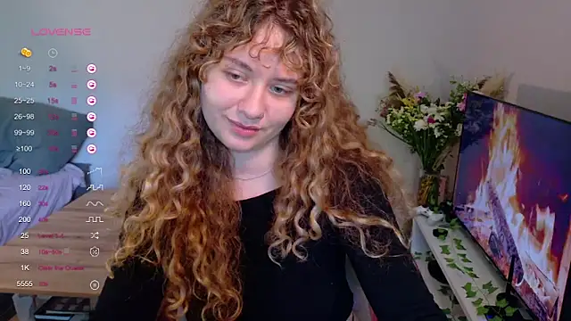 Snapshot of Milounee chatting on May 2026 08:42:02 AM Milounee online show from May 2026 08:42:02 AM