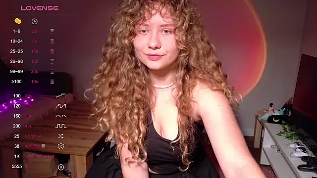 Snapshot of Milounee chatting on June 2026 04:22:02 PM Milounee online show from June 2026 04:22:02 PM