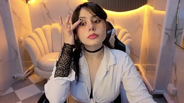 Snapshot of Valerie_moon_b chatting on February 2026 12:45:02 PM Valerie moon b online show from February 2026 12:45:02 PM