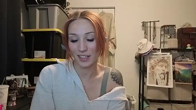 Snapshot of ThornsandHoney chatting on May 2026 05:57:02 AM ThornsandHoney online show from May 2026 05:57:02 AM