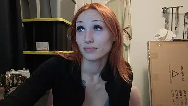 Snapshot of ThornsandHoney chatting on May 2026 04:21:02 AM ThornsandHoney online show from May 2026 04:21:02 AM