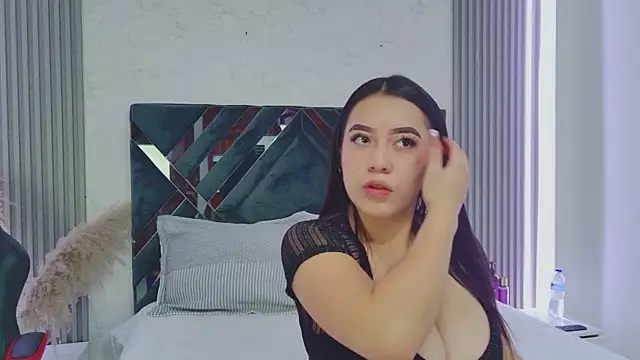 Snapshot of AmyTorres_ chatting on April 2026 03:24:01 PM AmyTorres online show from April 2026 03:24:01 PM