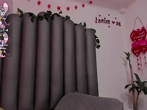 Miaa-Foxx online show from March 2026 07:17:02 PM